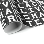 Black Lives Matter BLM im quadratischen Muster Geschenkpapier (Rolleneckpunkt)