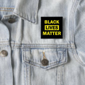 Black Lives Matter in Yellow Block Letters Button (Beispiel)