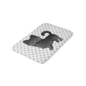 Black Long Coat Chihuahua Cartoon Dog & Paws Badematte (Schrägansicht)