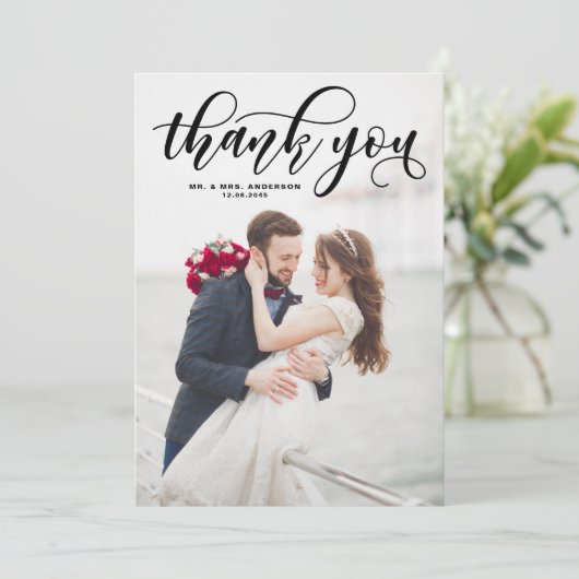 Black Lovely Modern Calligraphy Foto Wedding Dankeskarte (Stehend Vorderseite)