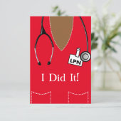 Black LPN Nurse Abschluss Einladung Scrub #90 (Stehend Vorderseite)