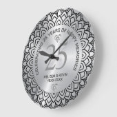 Black Mandala zum 25. Hochzeitstag Große Wanduhr (Winkel)