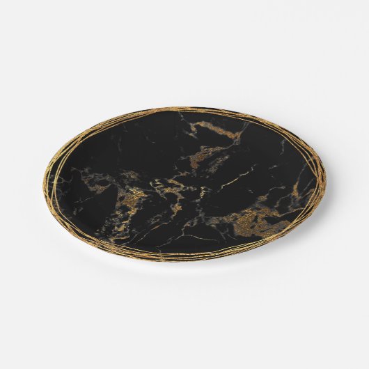 Black Marble Glam Golden Birtday Party Pappteller (Schrägansicht)