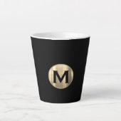 Black Metallic Gold Monogram Milchtasse (Vorderseite)