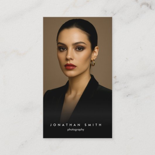 Black Minimal Photographer Elegant Business Card Visitenkarte (Vorderseite)