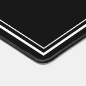 Black Minimalist Monogram Schreibtischunterlage (Ecke)