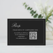 Black Minimalist QR Code RSVP Wedding Enclosure (Stehend Vorderseite)