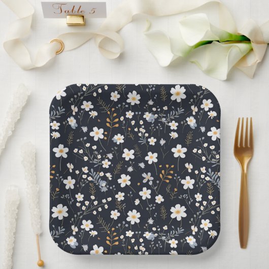 Black Minimalistisch Gentle Garden Wildblumen Kind Pappteller (Hochzeit)