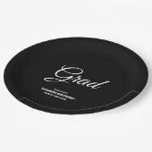 Black Minimalistisch Modern Graduation Party Pappteller (Schrägansicht)