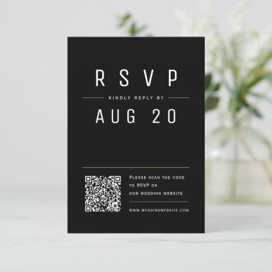 Black Modern Chic Simple Typografy QR-Code RSVP Karte (Stehend Vorderseite)