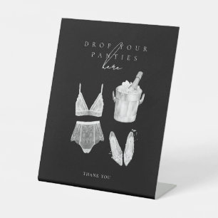 Black Modern Lingerie Showspiele Sockelschild