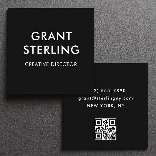 Black Modern Minimal Typografy QR Code Quadratische Visitenkarte