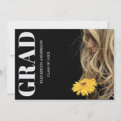 Black Modern Minimalist Graduation Ankündigung (Vorderseite)