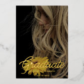 Black Modern Minimalist Graduation Announcement Folieneinladung (Vorderseite)