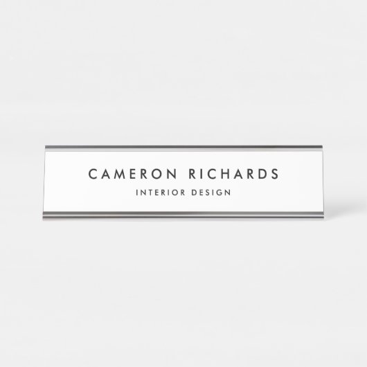 Black Modern Minimalist Typography Personalized Schreibtischnamensplakette (Vorderseite )