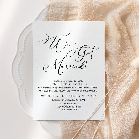 Black Modern Simple Script Wedding Just Married Einladung