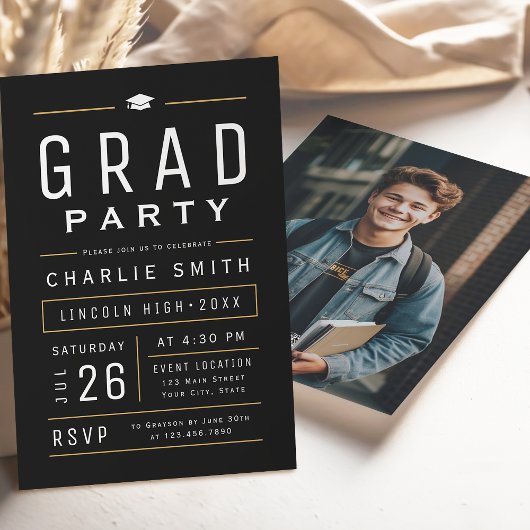 Black Modern Simple Typografy Graduation Party Einladung
