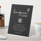 Black Modern Wünschwell Honeymoon Fund signalisier Sockelschild (In SItu)