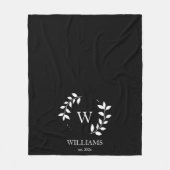 Black Monogram Initial New Elegant Modern Fleecedecke (Vorderseite)