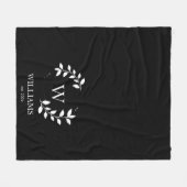 Black Monogram Initial New Elegant Modern Fleecedecke (Vorderseite (Horizontal))