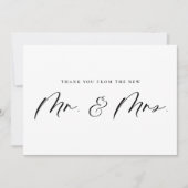 Black Mr. und Mrs. Calligraphy Newlyweds Wedding Dankeskarte (Vorderseite)