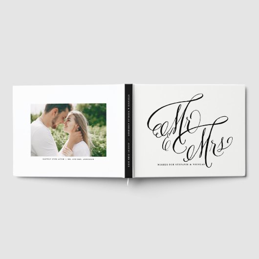 Black Mr. und Mrs. Rustic Calligraphy Foto Wedding Gästebuch (Voll)