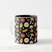 Black Mushroom, Rainbow and Daisises Pattern Zweifarbige Tasse (Vorderseite Links)
