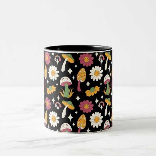 Black Mushroom, Rainbow and Daisises Pattern Zweifarbige Tasse (Mittel)