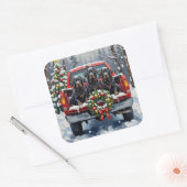 Black Newfoundland Christmas Red Truck Holiday Quadratischer Aufkleber (Umschlag)