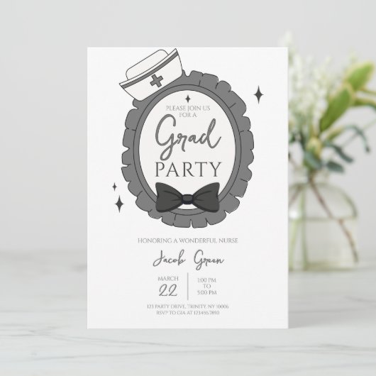 Black Nurse Graduation Party Einladung (Stehend Vorderseite)