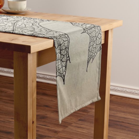Black Oak Table Runner Kurzer Tischläufer (Beispiel)
