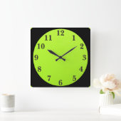 Black On Lime Green Quadratische Wanduhr (Zuhause)