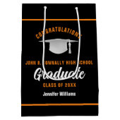 Black Orange Graduate Custom Graduate Party Mittlere Geschenktüte (Rückseite)