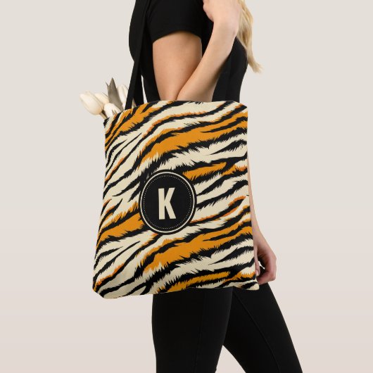 Black Orange Tiger Stripes Pattern Monogram Tasche (Von Nahem)