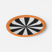 Black Orange White Halloween Sunburst Pappteller (Schrägansicht)