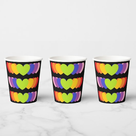Black Party Drink Cups mit Rainbow Hearts Pappbecher (Multi)