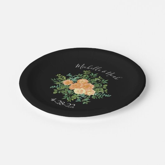 Black & Peach Wedding Modernes Floral Pappteller (Schrägansicht)