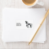 Black Pinto Cartoon Trotting Horting & Custom Text Adressaufkleber (Insitu)