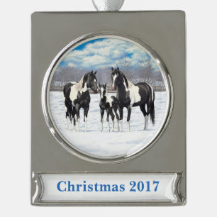 Black Pinto Quarter Pferde Paint Pferde im Schnee Banner-Ornament Silber