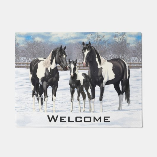 Black Pinto Quarter Pferde Paint Pferde im Schnee Fußmatte (Vorderseite)