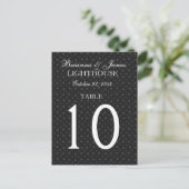 Black Polka Dots Wedding Tischnummer Card (Stehend Vorderseite)