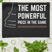 Black Queen das mächtigste Stück in Spiel 1 Geschirrtuch (Gefaltet)