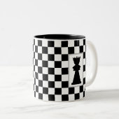 Black Queen on Black & White Schach Zweifarbige Tasse (VorderseiteRechts)