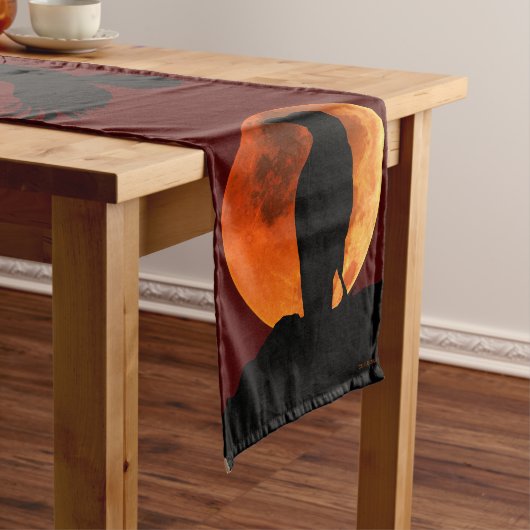 Black Raven and Blood Red Moon Table Runner Großer Tischläufer (Beispiel)