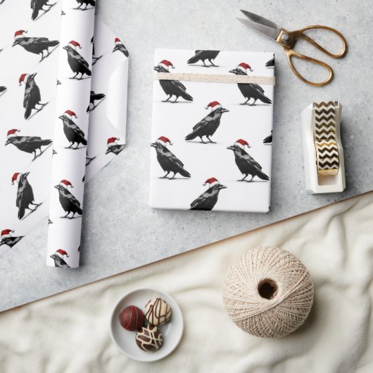 Black raven crow with red santa hat pattern geschenkpapier (Kunsthandwerk)