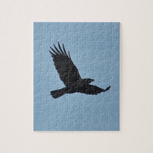 Black Raven Flying in Blue Sky Foto Puzzle (Vertikal)