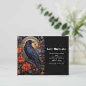 Black Raven mit Blume Gothic Save the Date Einladungspostkarte (Stehend Vorderseite)