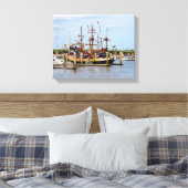 Black Raven Pirate Ship Wrapped Canvas Leinwanddruck (Insitu (Schlafzimmer))