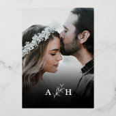 Black Real Foil Monogram Foliage Foto Wedding Folieneinladung (Rückseite)