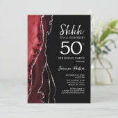 Black Red Agate Überraschung 50. Geburtstag Einladung (Stehend Vorderseite)